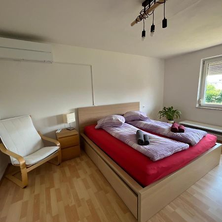 Sonnige 3 Zimmer Wohnung Mit Schoenem Balkon Im Gruenen Reutlingen Eksteriør billede