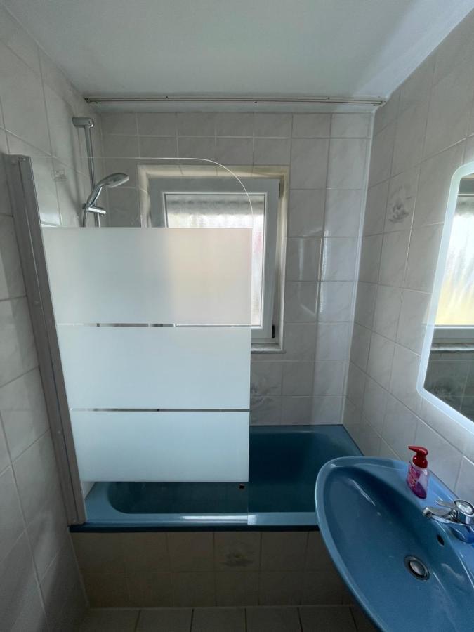 Sonnige 3 Zimmer Wohnung Mit Schoenem Balkon Im Gruenen Reutlingen Eksteriør billede