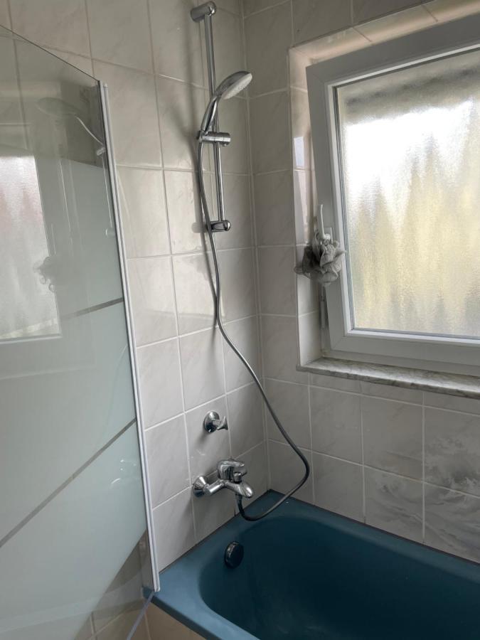 Sonnige 3 Zimmer Wohnung Mit Schoenem Balkon Im Gruenen Reutlingen Eksteriør billede