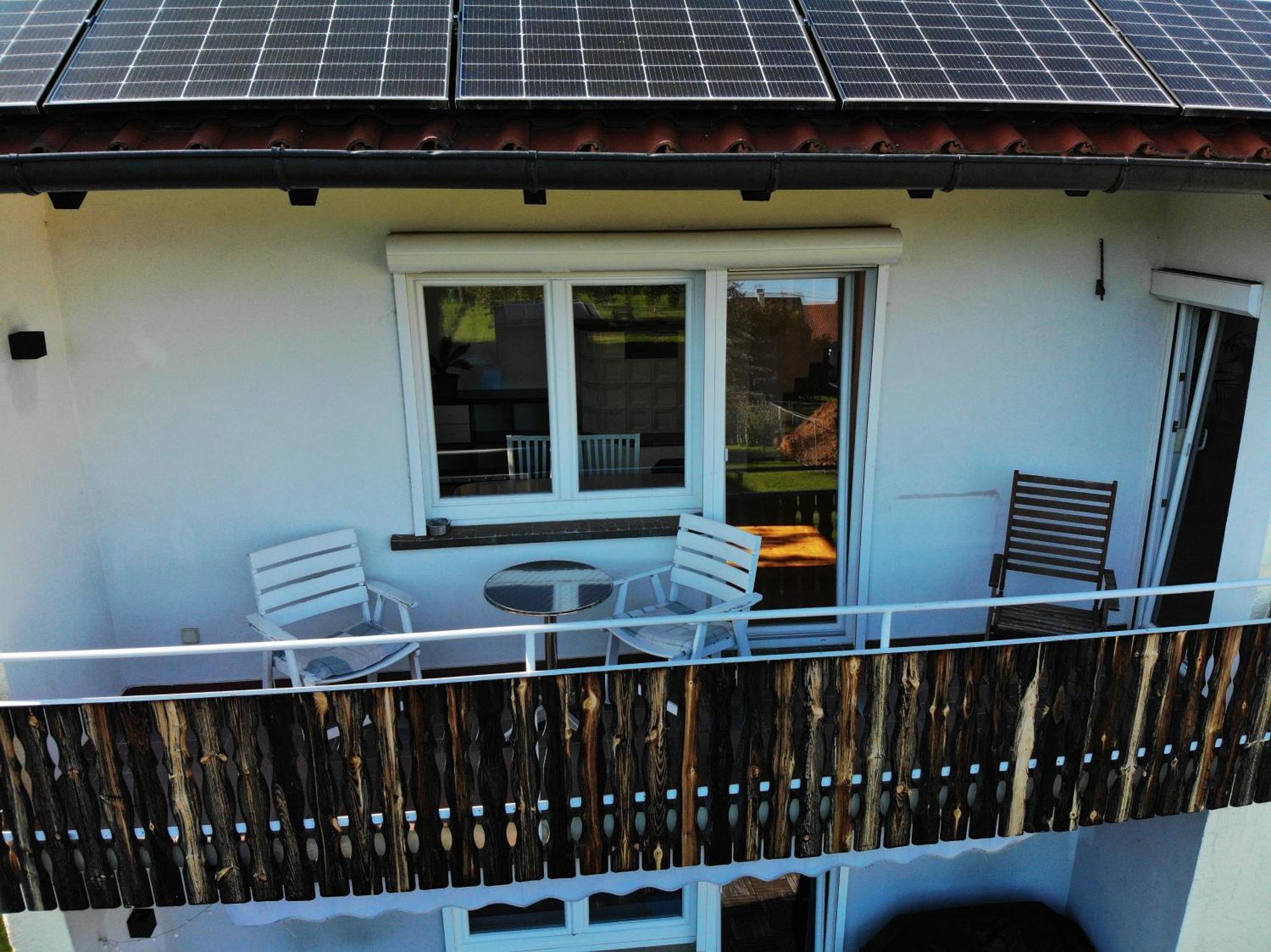 Sonnige 3 Zimmer Wohnung Mit Schoenem Balkon Im Gruenen Reutlingen Eksteriør billede